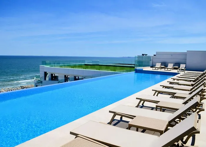 One Seaview - Infinity Pool & Apartman