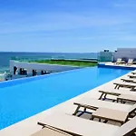 One Seaview Std In Infinity Pool & Appartement