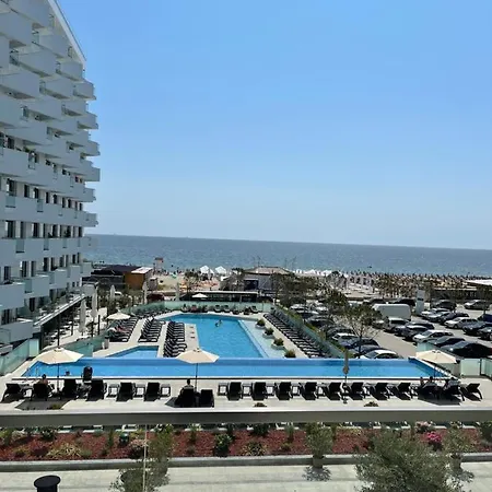 One Seaview - Infinity Pool & Apartmán