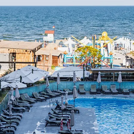 One Seaview Std In Infinity Pool & Năvodari