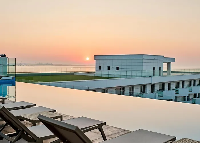 One Seaview In Infinity Pool & Năvodari