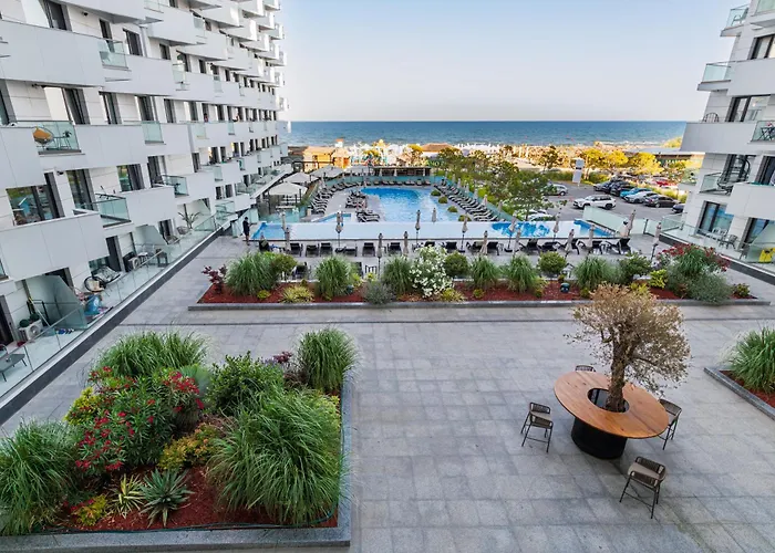 One Seaview - Infinity Pool & Daire Navodari